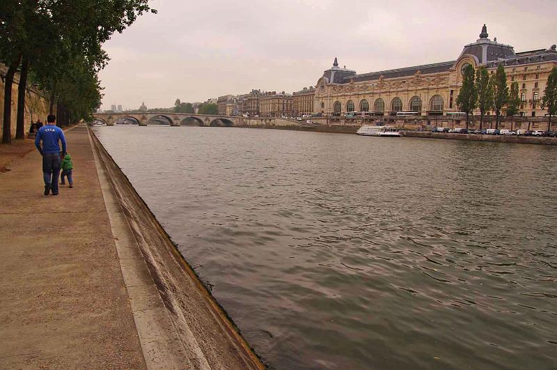 Paris_Banks of_Seine_3.JPG